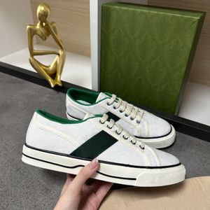 Top quality Designers shoes Canvas Casual Shoes Luxurys Designers Womens Shoe Italy Green And Red Web Stripe Rubber Sole Stretch Cotton Low Mens Sneakers