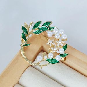 Broches moda coreana simples gardênia pinos de broche para homens alloy alloy flor pin acessórios de festa da temporada de graduação presentes 2024
