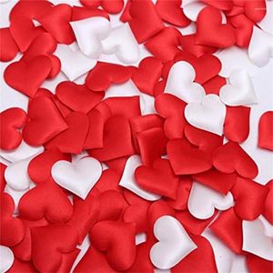 Decoração de festa 100pcs de tecido acolchoado jogando pétalas de amor para o coração de casamento