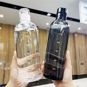 Garrafas de água garrafa transparente com escala de tempo criativo de grande capacidade à prova de vazamento à prova de gotas de copo de bebida plástica à prova de gota