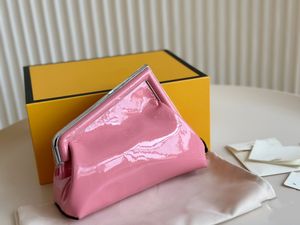 Fendibags Designer Väskor Tote Fendidesigner Bag Baguette Bag Crossbody Väskor Luxury Handväskor Klassiska Women Messenger Handbag Ladies Purse