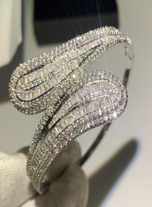 Handgjorda lyxiga smycken 925 Sterling Silver T Shape White Clear Topaz Cz Diamond Eternity Cross Bangle Women Wedding Wrist Bracele4887489