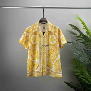 Fashionable and trendy European style ve summer new short sleeved shirt versatile top for both men and women crown floral vine print