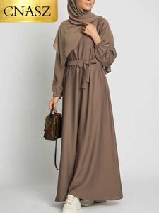 Etniska kläder Hot Sales Simple Style Marockan Dress Kaftan Trkiye Solid Gulf Abayas Islamiska kvinnor Long Dress Saudi Ramadan T240510
