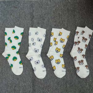 Calzini da uomo Huamn Made Animal Series Duck Head Tiger Head Polar Bear Shance Dog Modello di cane Mens e Coppia da donna Calzino alla moda di Trendy Irdl