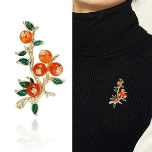 Broschen Autumn Persimmon Lappelstifte Harzfrüchte Badge Luxury Party täglich Schmuck Kleidung Pullover Hemd Mantel Metall Pin Accessoires