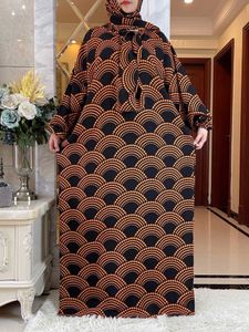 Etniska kläder 2024 Muslimsk bomull Abaya för kvinnor Ramadan Bön Dubai Turkiet Mellanöstern Femme Robe Floral Loose African Dress Turban Joint T240510