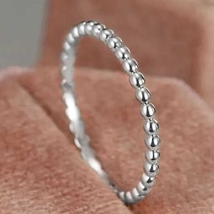 Exklusiver Ring für Paare Nicht -Mondefrmation Neu einfacher runder Perlenring Frauen und Perlen kleiner beliebtes Hoch mit gemeinsamen Vanly