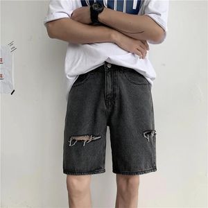 Jeans masculinos 2024 homens Moda de verão Ripped Holas Denim Shorts Male Bolsetes Botão reto do joelho do joelho curto G202