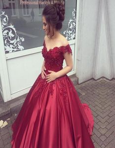 Вне плеча темные темно -морские платья Quinceanera с длинными рукавами шариковые платья темно -красные платья для выпускного вечера.