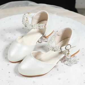 Girl Shoes Fashion Childrens Pearl Princess Sandals اللامعة الصيفية الصيفية الصيفية للأطفال أحذية الأطفال التنفس 240509