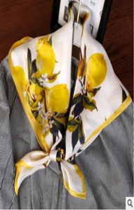 女性向けの高品質の純粋なシルクスカーフラグジュアリーデザイナーシルクスカーフとショールラップヒジャーブヘッドスカーフヘッドバンドマルチ機能NE7733332