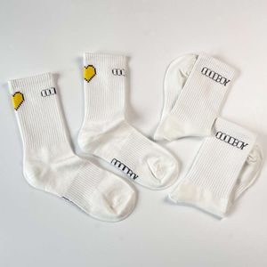 Herrstrumpor koreanska våren Nya Goodboy Socks Mens and Womens Mid Length White Love Sports Socks Instagram Samma stil