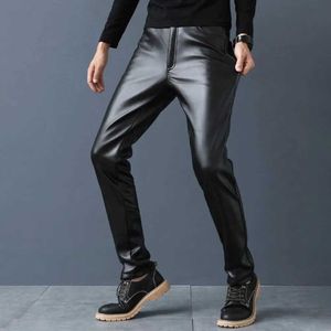 Spodnie męskie modne kieszenie z gładką powierzchnią sztuczną skórę na swobodne i odporne na zużycie męskie spodnie męskie spodnie motocyklowe Utrzymuj modę2405