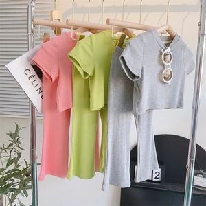 Barn sommartrender Set casual mjuk baby kostym kläder för unga flickor barn kortärmad t-shirt toppbyxor 2st 240508