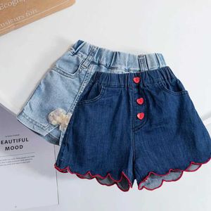 Shorts 0-6-åriga flicka denim shorts 2024 Summer Girl Denim Shorts Casual Korean Style Love Bow Design Hot Pants D240510