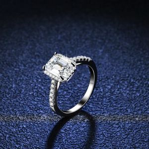 Роскошные платиновые кольца PT950 для женщин для женщин обручальное кольцо геометрическое 2 ct бриллиантовое кольцо прямоугольное изумрудное изумруд 240422