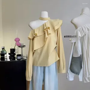 Женские блузки 2024 Весенний дизайн ощущение висящей рубашки с шеей с лотосным воротником с длинным рукавом темперамент французский уклонный плечо