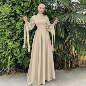 Ubranie etniczne satynowa sukienka Abaya muzułmańskie kobiety solidne kolory z przodu długi rękaw z paskiem maxi letni Dubai Turk Skromne zużycie