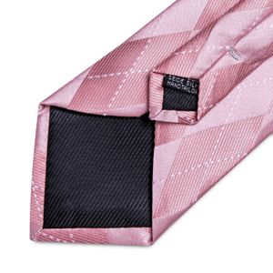 Neck Tie Set Luxury Designer Pink Plaid Silk Ties for Men 8cm Business Wedding Neck Tie Handduk Manschettknappar Set gåva för män Partihandel