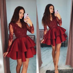 Fashion Celebrity Cocktail Dress Lovely Red V-Neck Long Sleeve Homecoming Dresses Stylish Tiered Beaded Lace Applique Short Prom Dress 249I