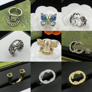 2023 العلامة التجارية أزياء الزوجين Crystal Ring لسحر المنتج الجديد للسيدات بين الذهب المليء بحلقات الماس المجوهرات ذات الجودة عالية الجودة