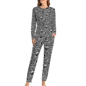 Kvinnors sömnkläder trendiga sebra tryck pyjamas svartvitt kawaii set kvinna 2 bit sovrum överdimensionerad tryckt födelsedagspresent