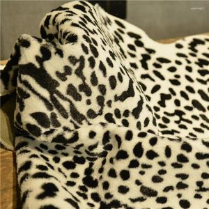Tappeti tappeti bianchi con stampato in pelliccia stampato per leopardo stampato in pelle di pelle tappeto morbido tappeto grande tappetino 140x200 cm
