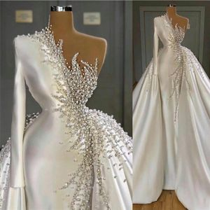 Luksusowe kaplicy ślubne sukienki satynowe z koraliki ślubne suknie ślubne jednocześnie Suknia ślubna z długim rękawem