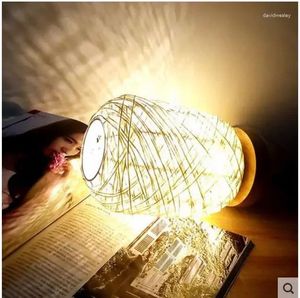 테이블 램프 북유럽 스타일 램프 침실 침대 옆에서 창조적 인 낭만적 인 야간 조명 에너지 절약 수면 책상