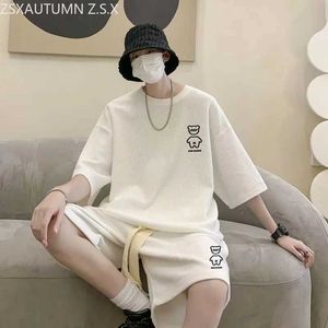 Men's Tracksuits 2017 Novo shorts de moda coreana Hip Hop Rock Casual Funny Bear T-Shirt Conjunto de 2 Summer Wear Q2405010