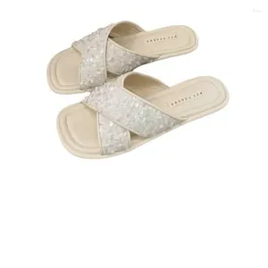 Sandals Cross de lantejoulas com chinelos 2024 Summer use sapatos de maternidade plana Lazer Holiday Beach Women