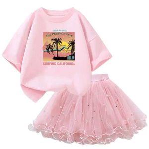 Giyim Setleri 3-14y Girls Giyim Seti California Tatil T-Shirt ve Tutu etek 2 parçalı set güzel küçük kızlar giyim seti moda setl2405