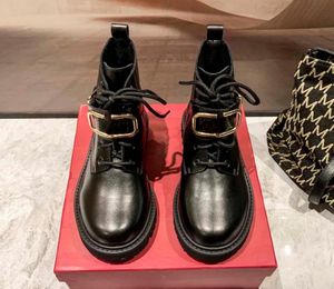 أزياء العلامة التجارية مصممة Boots Lace Up في الكاحل Boot Martin Women Black Leather Combat High Heel Winter Booties مع Box1982309