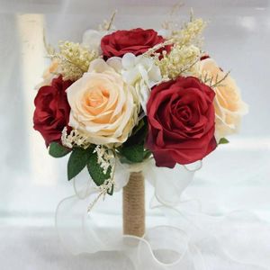 Dekorativa blommor Easy Care Artificial Rose Elegant Multicolor Bridal Fake Flower Bouquet med realistiska gröna blad återanvändbart band