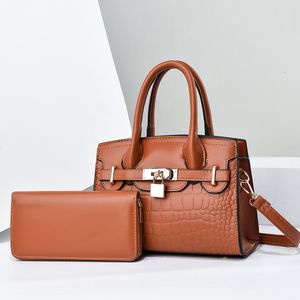 Sagniere di lusso Nuove donne in pelle palevata in pelle RAGGIO CAMODODODODODODO CROCK BASSO CROVE FAMIO DADIE PURSE MEGGIO