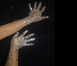 Модные растягивающие таблицы перчатки женщины, сверкающие кристаллические сетки перспективы длинные перчатки ночного клуба танцоров