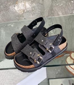 2022 New Sandals Women039S مسطح Muller الصوف السفلي السفلي شعرت أحذية خشبية مشبك المعادن الخلفية حزام الترفيه شاطئ الشاطئ men5617218