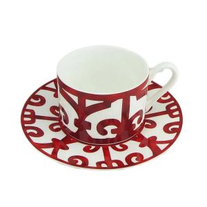 Porcelanowy stek, filiżanka kawy i kość spodek chiński zestaw sztućców, zachodnia taca na jedzenie z czerwonym wzorem
