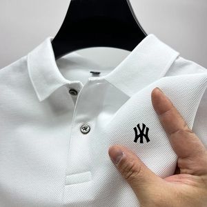 Summer Polo Fashion Men Casual Business Flip Collar Bekväm kort ärm Tshirt Top High Quality 240510