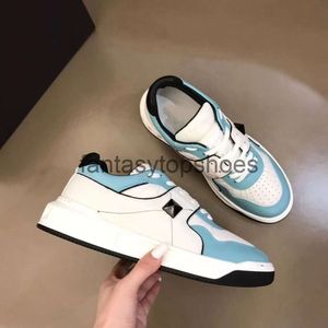 Valention Designer Shoes Men Valentines Sneakers Casual VT Valentine Women Dress Shoe Leather Low-top Calfskin Sports Trainers