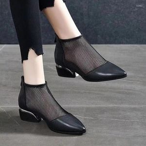 Casual Shoes Zipper Design Women's Sandals 2024 Summer Stylish Pointed Toe Stängde bekväm låg hälplattform Roman