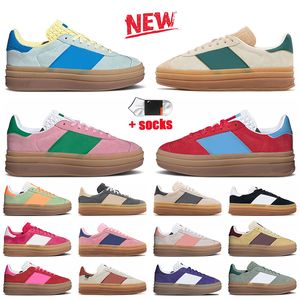 Low Top Bold Designer Women Casual Shoes Pink Blue Gum Cream Collegiate Green Yellow Maroon White Black Suede Leather Platform Sneakers Flat Womens Sports Trainers