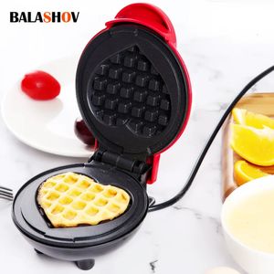 Mini Electric Waffles Maker Bubble Egg Cake Oven Breakfast Love Heart Shaped Waffle Cooking Appliance 220V EU Plug 240509