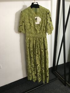 506 XL 2024 Milan Pist Elbisesi İlkbahar Yaz Kolsuz Pembe Yeşil Müret Boyun Elbiseleri Kadın Elbise Moda Yüksek Kalitesi 20242729