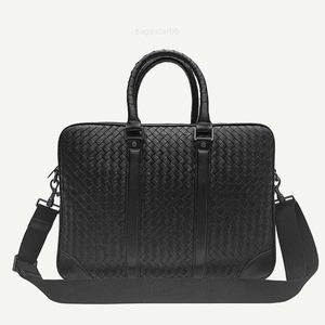 Briefas 5A Famous Brethercase Bolsa de couro Top para homens Moda única Moda Minimalista de laptop de marca laptop A4 Magazine 2023 Novo preto