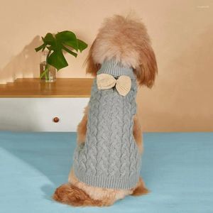 犬のアパレルミッドハイカラーペットセーター居心地の良いスタイリッシュな蝶番の装飾暖かい冬の犬/猫ベストソフト通気性