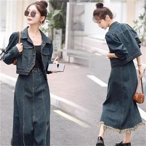 Arbetsklänningar 2024 Autumn Unique Retro Denim Short Coat Half kjol Två bit Set Feminin Fashion Slim Dress Super Vackra lyx Tassels