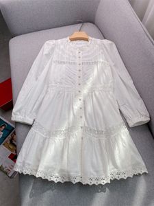 2024夏の白い刺繍コットンドレス長袖丸いネックボタンシングルブレストカジュアルドレスw4a304076