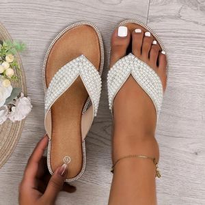 Sandalen Frauen Boho -Stil Flat Flip Flops mit Kunstperlendekor - Sommerstrand Folie